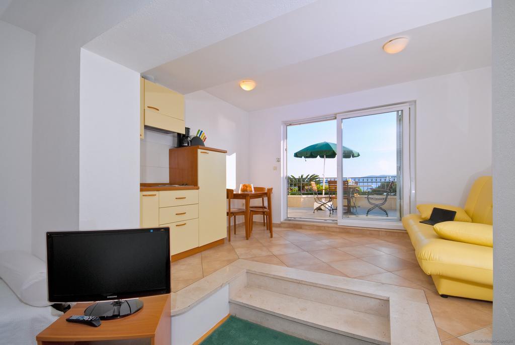 Apartments Villa Medic Brela Exterior foto