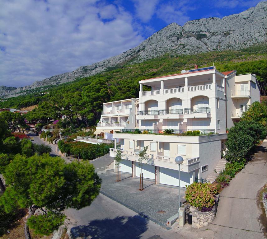 Apartments Villa Medic Brela Exterior foto
